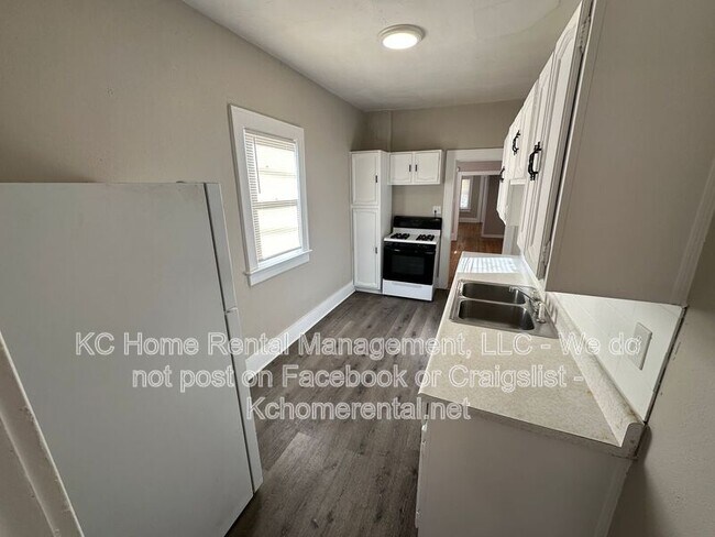 Building Photo - 2947 York St