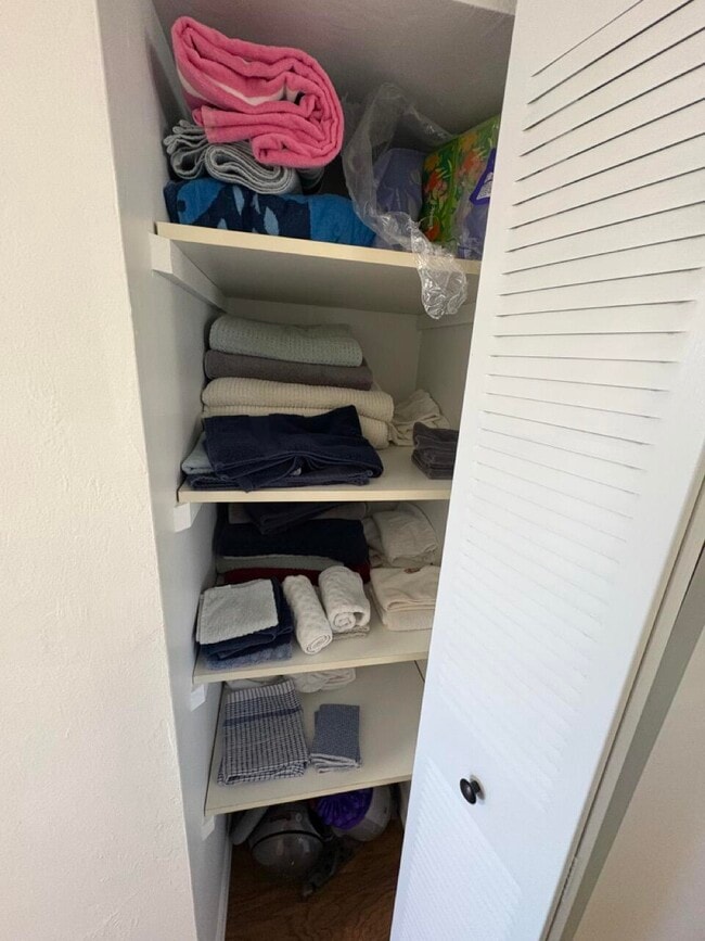 Building Photo - 2161 NE 1st Ct