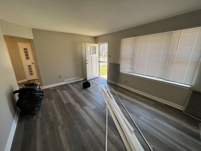 Building Photo - Recently Renovated Three Bedroom Coming Av...
