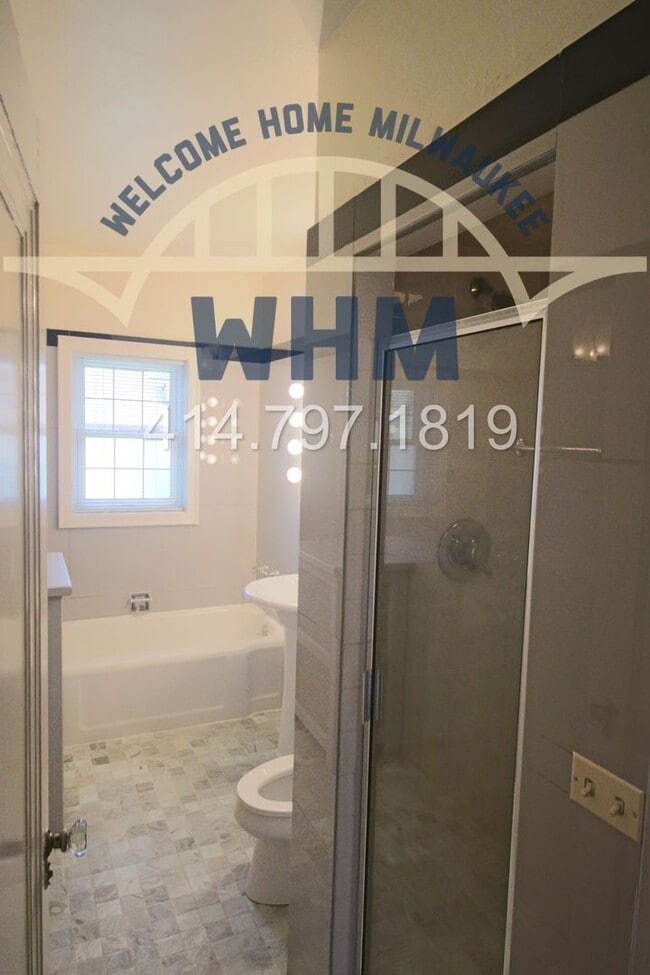 Building Photo - 5139 N Cumberland Blvd