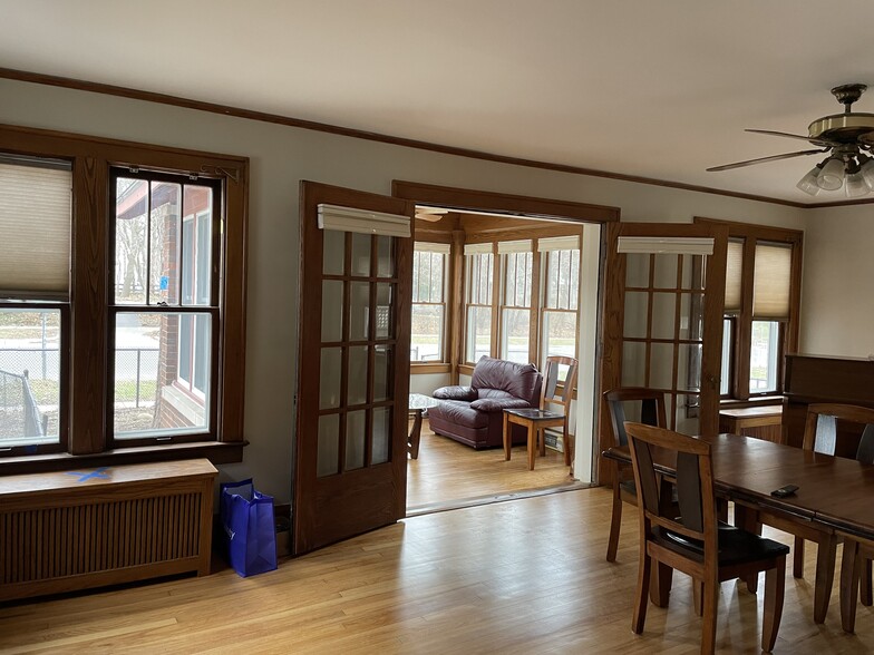 living room - 1010 S Forest Ave