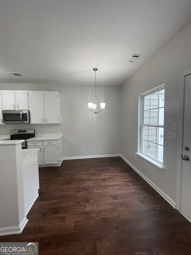 Building Photo - 387 Brookview Dr