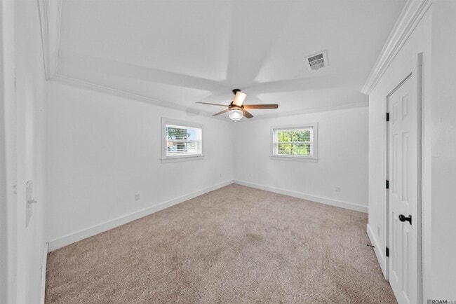 Building Photo - 105 3rd St