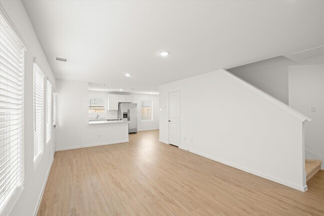 Building Photo - 1522 Windrose Bnd