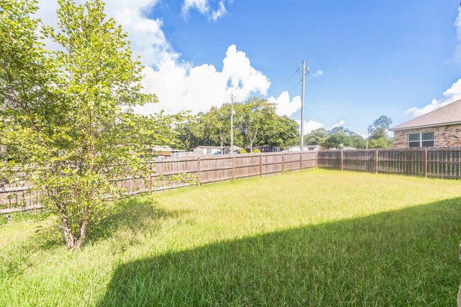 Building Photo - 14137 Waterford Cove