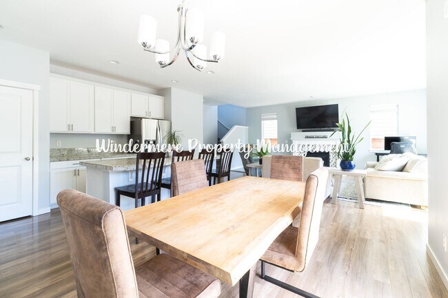 Building Photo - 5064 NW Bear Paw Ct