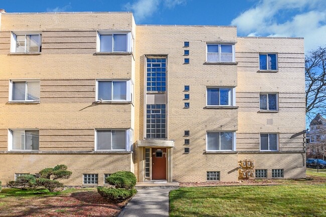 Building Photo - Gorgeous 2bed/1bath Condo Unit For Rent in...