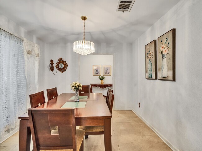 Building Photo - 4002 Thistledown Dr