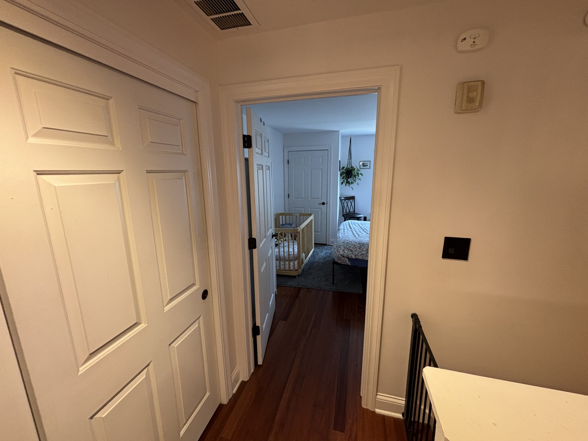 Building Photo - 1550 N Warren Ave