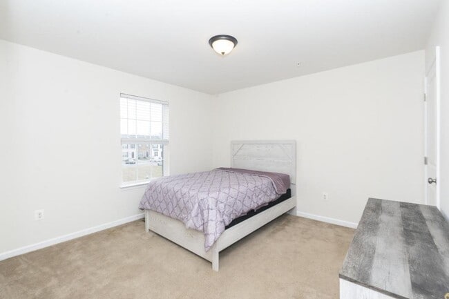 Building Photo - 1841 Graymount Way