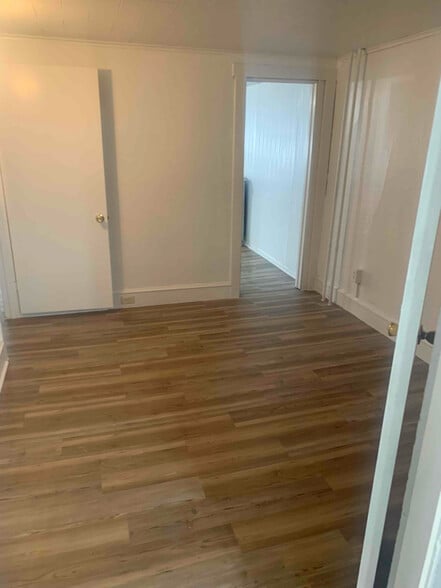 Building Photo - 231 Park St