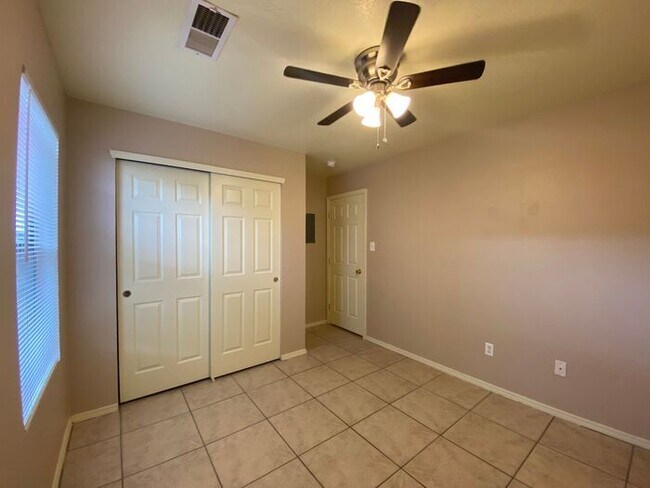 Building Photo - 2BR/1Bath - 4 Plex in Rio Rancho