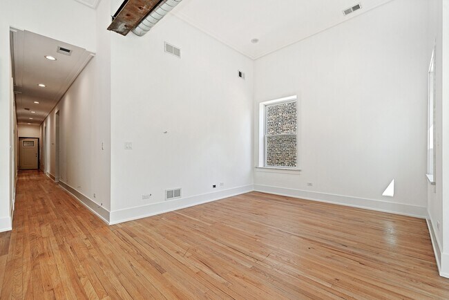 Building Photo - 1412 N Washtenaw Ave