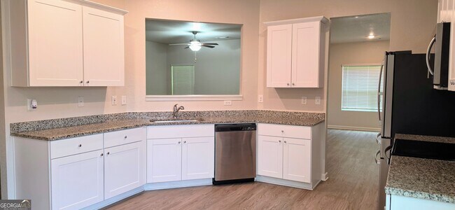 Building Photo - 60 Katelen Ct