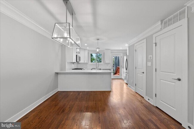 Building Photo - 1273 Oates St NE