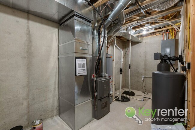 Building Photo - Newly Built 3 Bedroom Beauty: Lawn care and trash included!