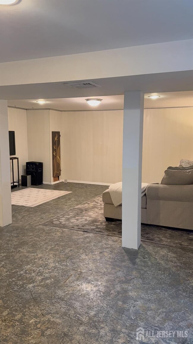 Building Photo - 27 Rector Ave