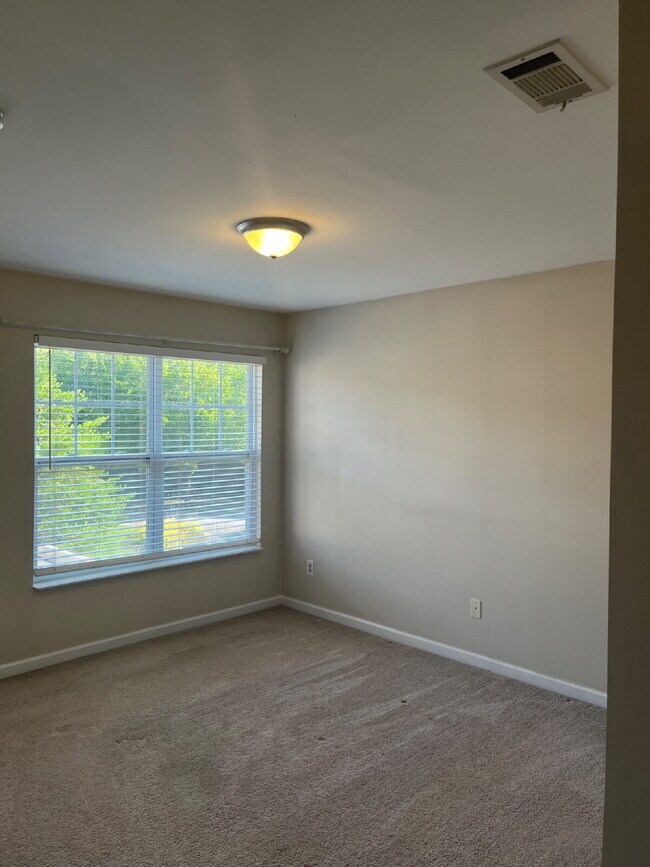 Building Photo - "Charming 3-Bed Home on Kemberton Court: Spacious Living with 2.5 Baths in Nolensville!" Communit...