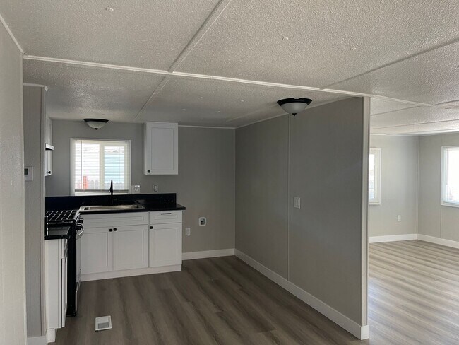 Building Photo - Nice Home For Rent