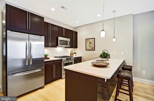 Building Photo - 2108 10th St NW