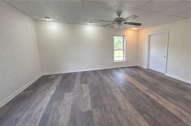 Building Photo - 3089 Pandapas Pond Rd