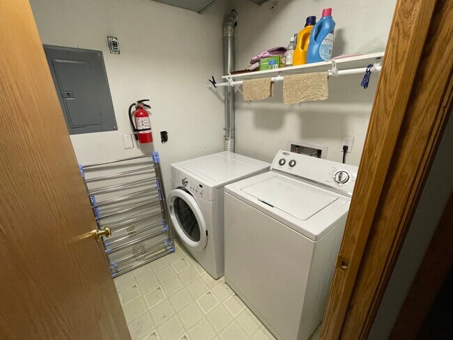 Building Photo - 2050 Keokuk St