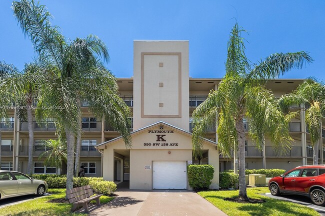 Building Photo - 550 SW 138th Ave