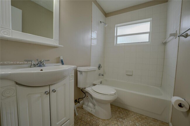 Building Photo - 2403 SW 58th Manor