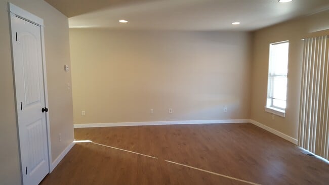 Building Photo - 1191 Longbow Ln