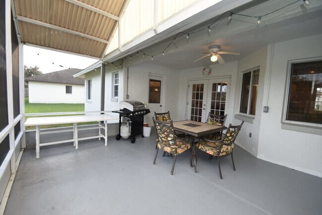 Building Photo - 60 Westover Ln