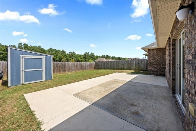 Building Photo - 3 bedroom 2 bathroom- GREAT Location in Pace!