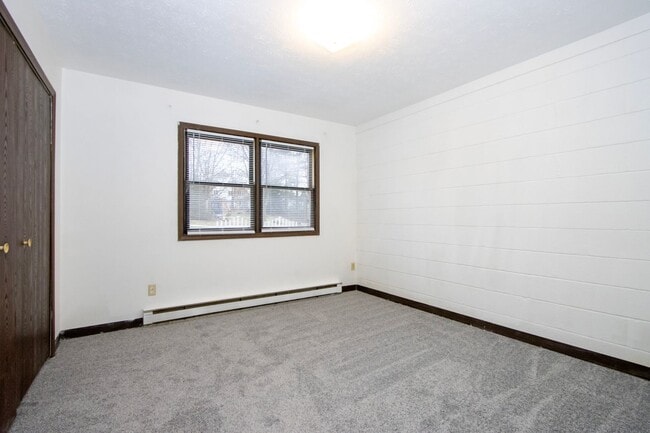 Building Photo - Autumn Manor Apartments - Doylestown, Ohio