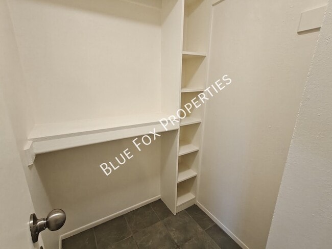 Building Photo - 275 E Norma Ln