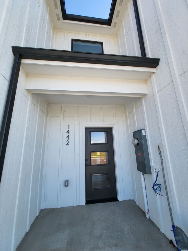 Building Photo - Beautiful New Construction!  3 Bedroom 2.5 Bath Townhome In Sweetgrass!!!!!