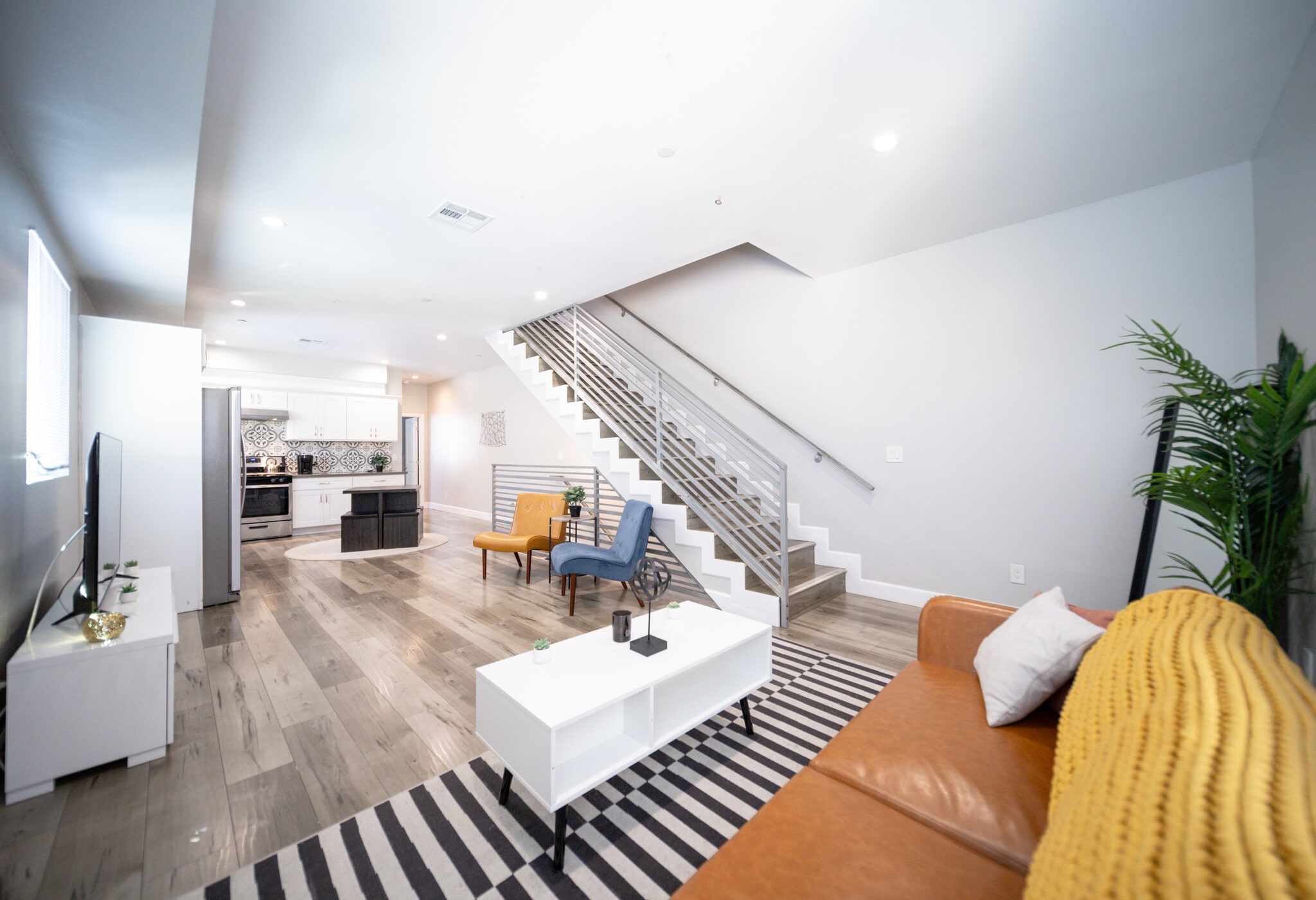 Building Photo - 3415 Edgehill Dr