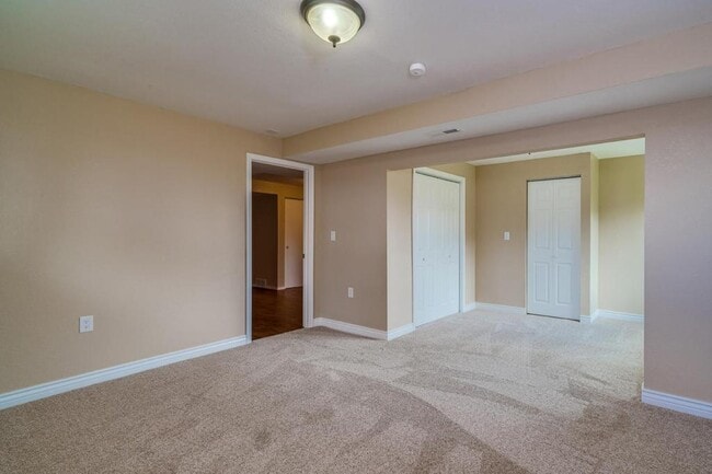 Building Photo - 7140 Buckhorn Ln