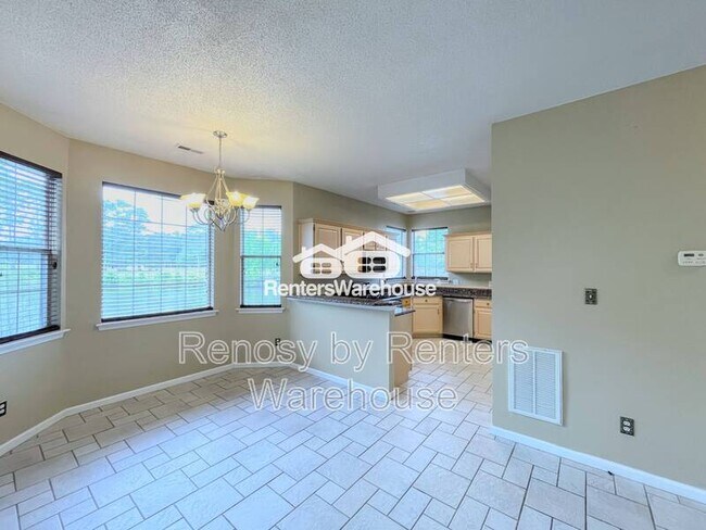 Building Photo - 601 Whisper Walk