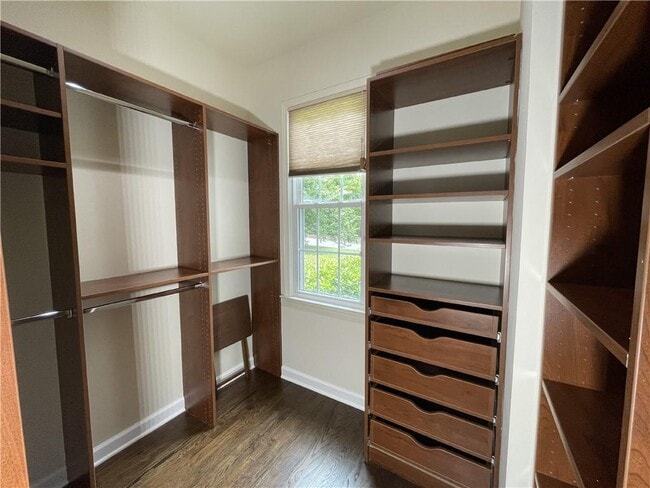 Building Photo - 655 Huntwick Pl