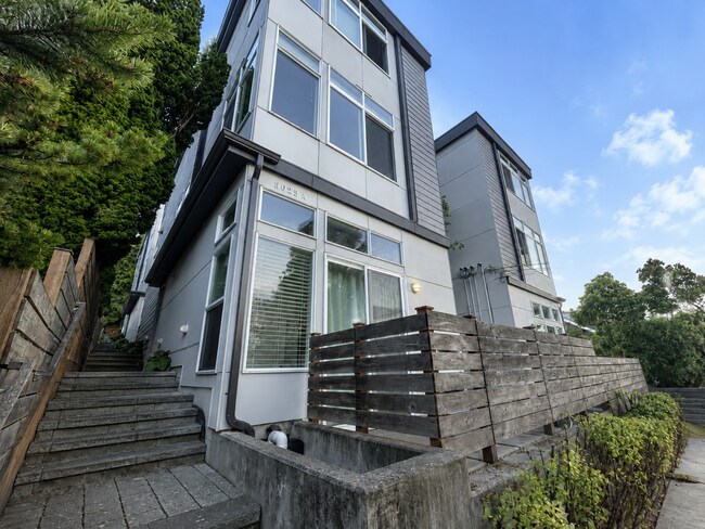 Building Photo - 3027 21st Ave W