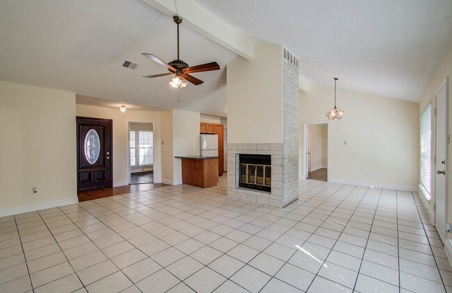 Building Photo - 10402 Eagle Glen Dr