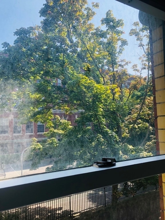 Building Photo - 17 S Russell St