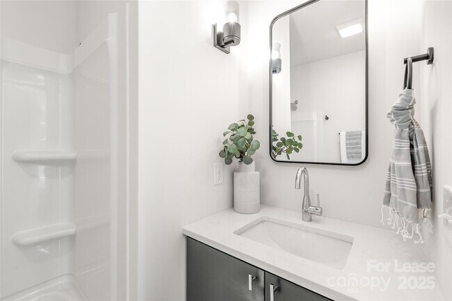 Building Photo - 1314 Carolyn Dr