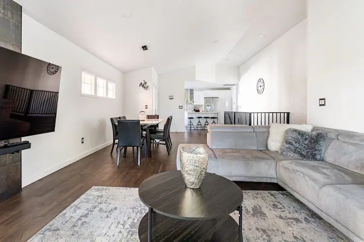 Building Photo - 16908 River Rock Dr