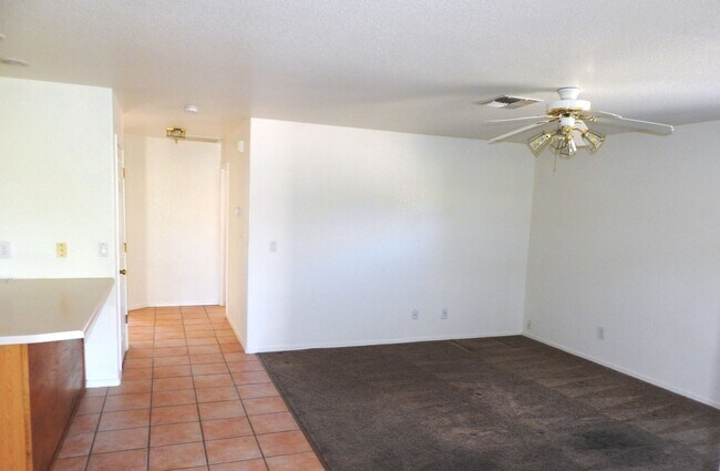 Building Photo - K-1014