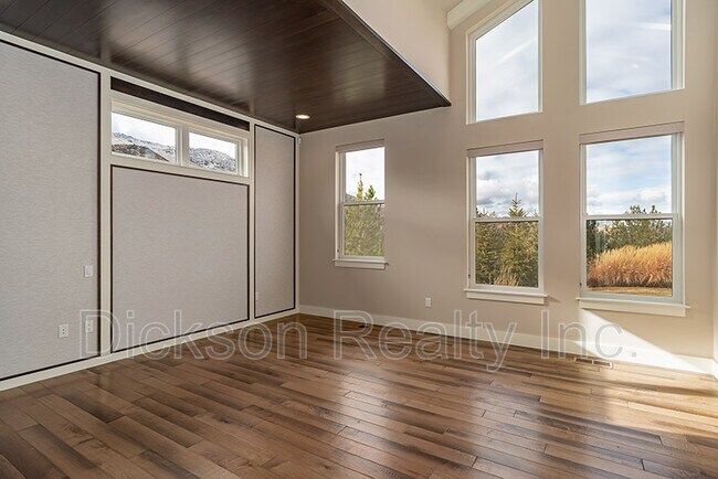 Building Photo - 4001 Whispering Pine Loop