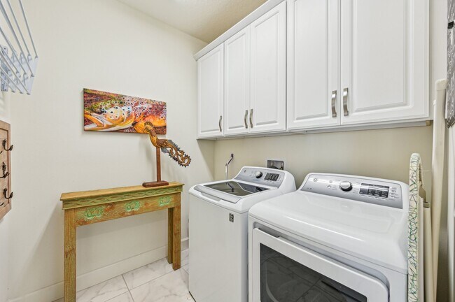 Building Photo - 15442 Santa Pola Dr