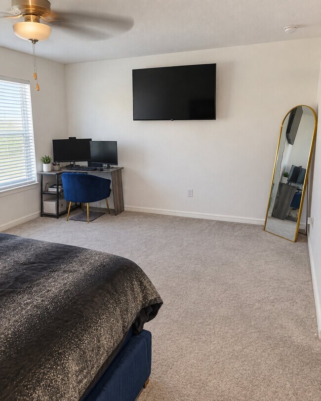 Building Photo - 6100 Acara Ln