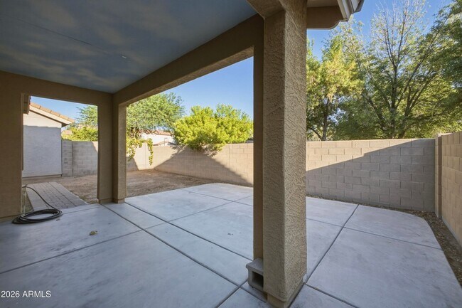 Building Photo - 5643 E Alder Ave