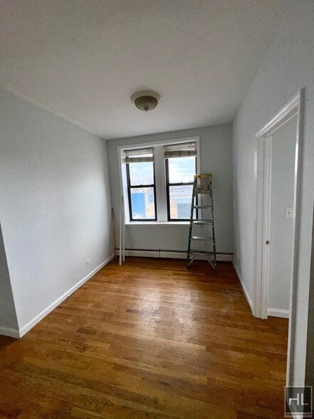 Building Photo - 36 AVENUE