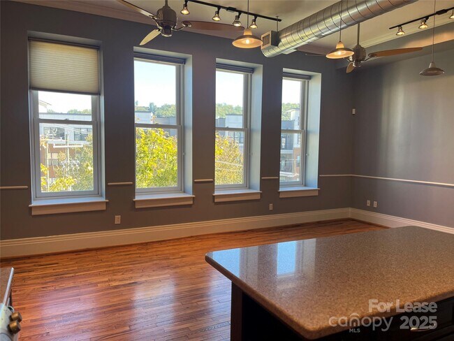 Building Photo - 52 Biltmore Ave